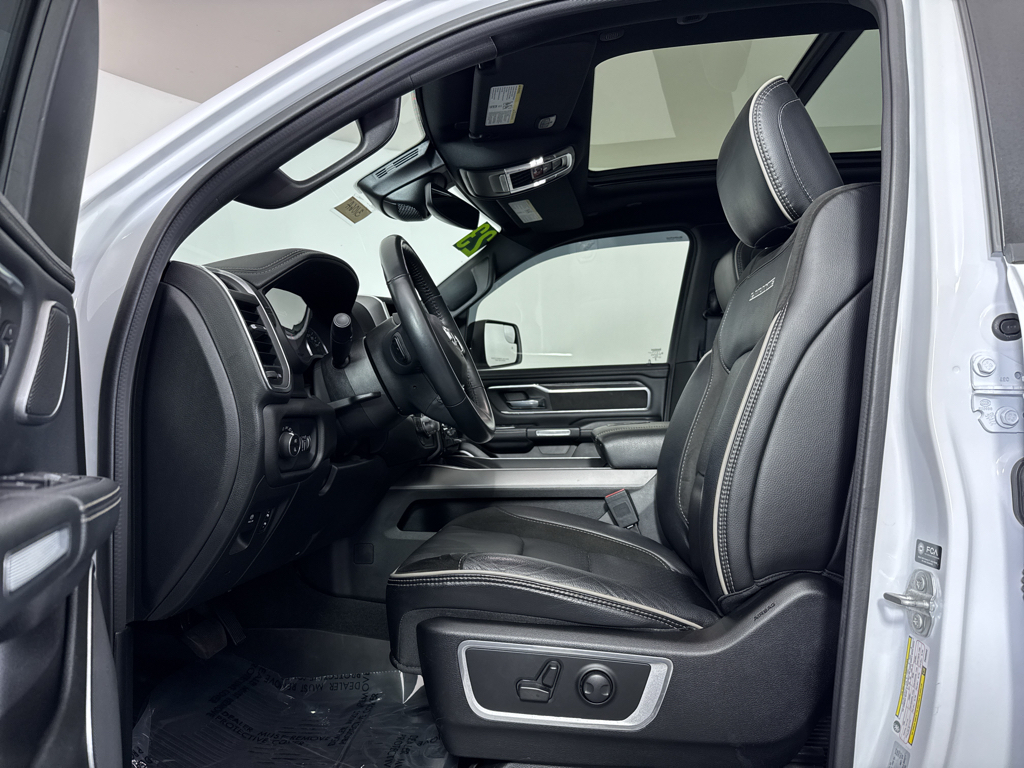 2023 Ram 1500 Laramie photo 3