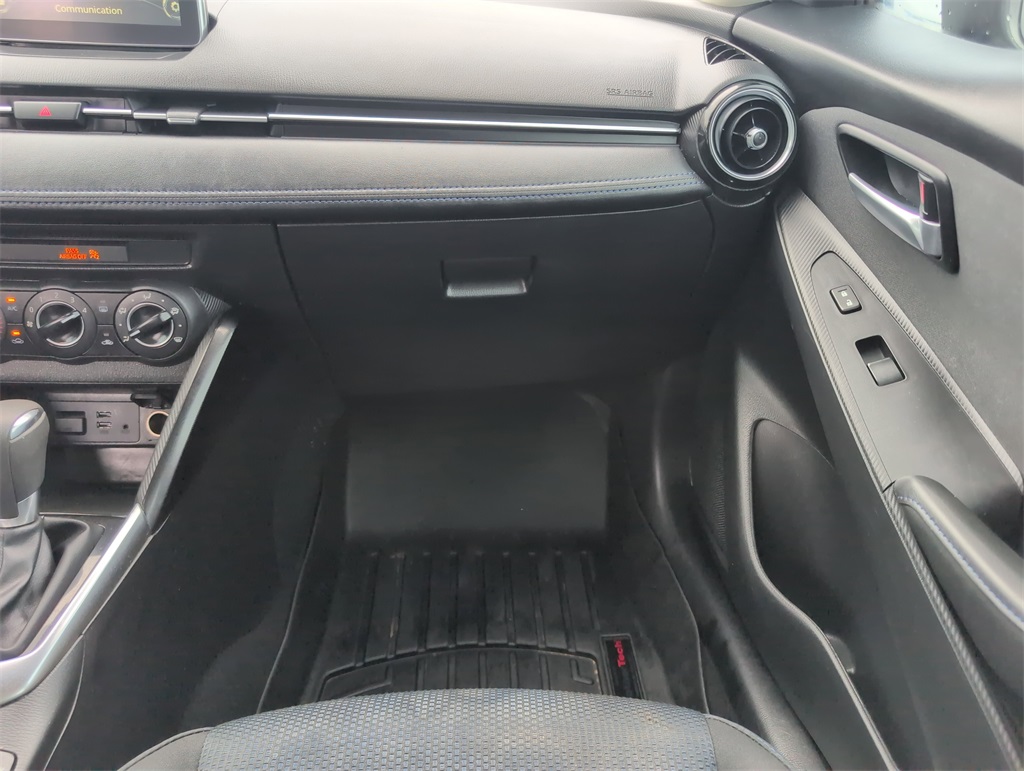 2017 Toyota Yaris iA Base photo 16