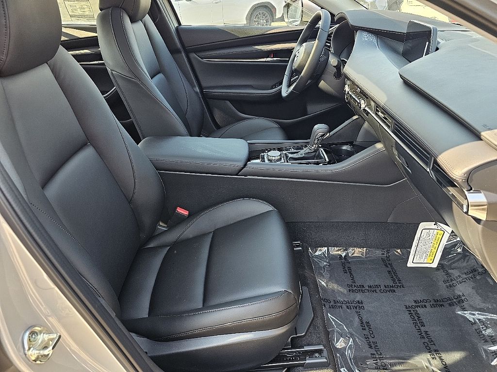 2025 Mazda Mazda3 Sedan 2.5 s Preferred photo 3