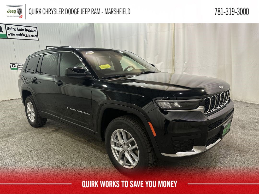 New 2025 Diamond Black Crystal Pearlcoat Jeep Laredo X image 1