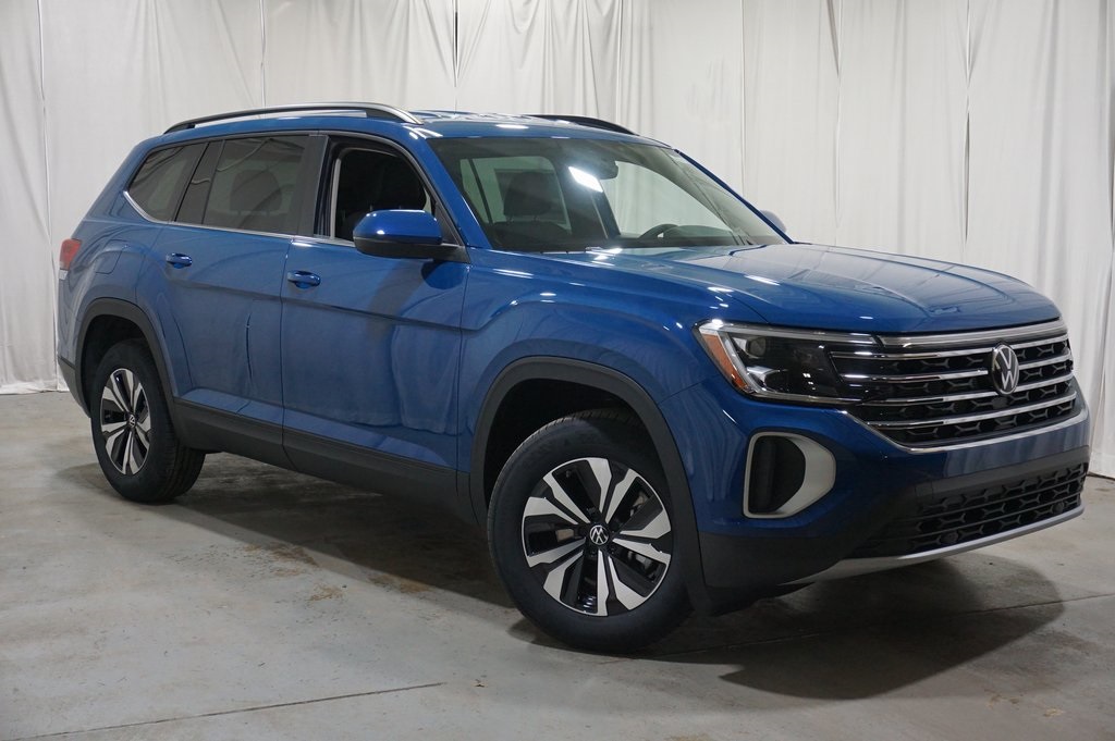 2025 Volkswagen Atlas SE photo 3