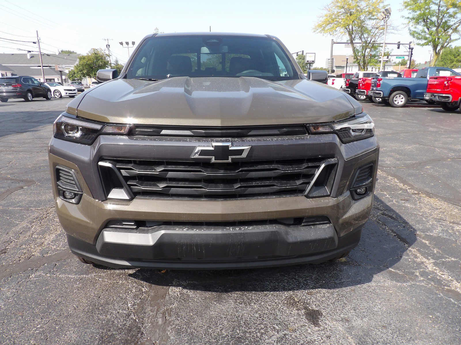 2024 Chevrolet Colorado LT photo 2