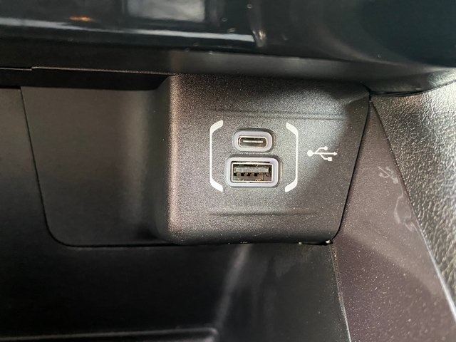 2022 Jeep Compass Latitude Lux photo 14