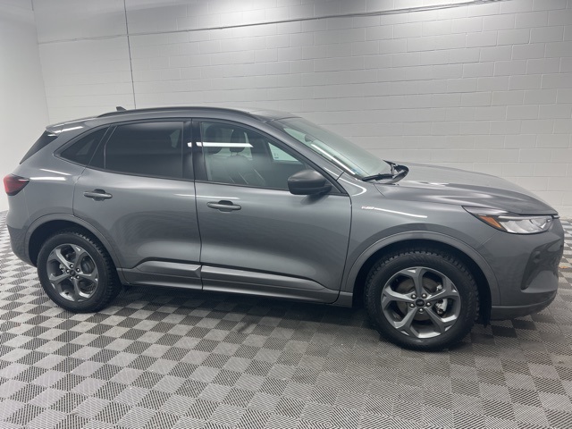 2023 Ford Escape ST-Line photo 4