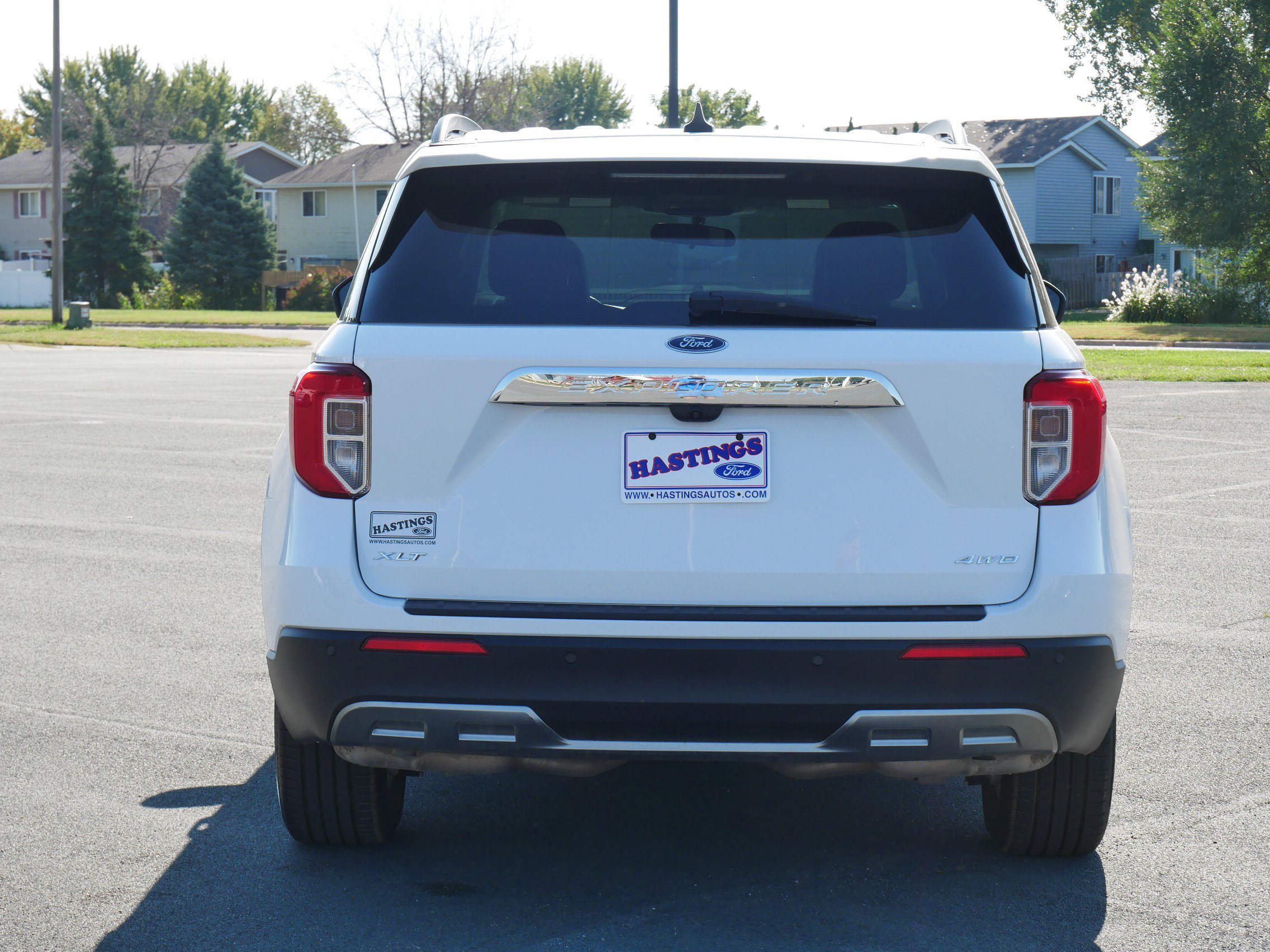 2023 Ford Explorer XLT photo 3