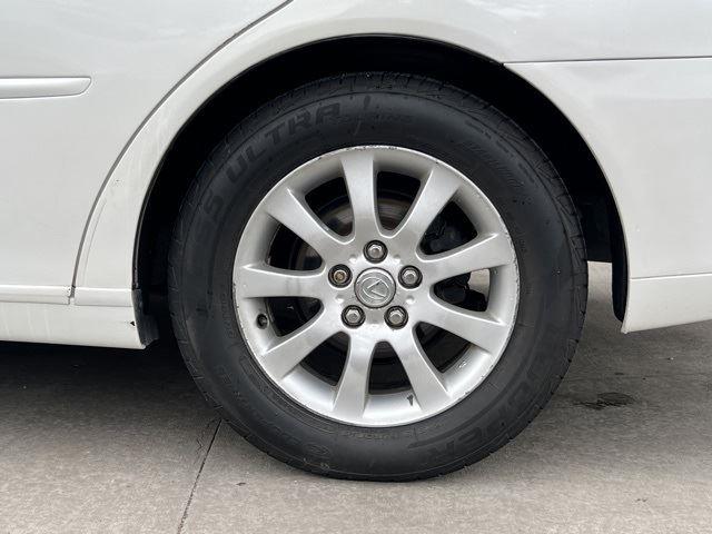2004 Lexus ES 330 Base photo 7