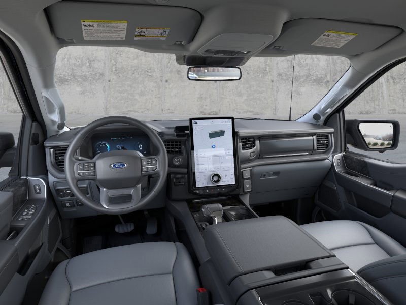 2025 Ford F-150 Lightning photo 3