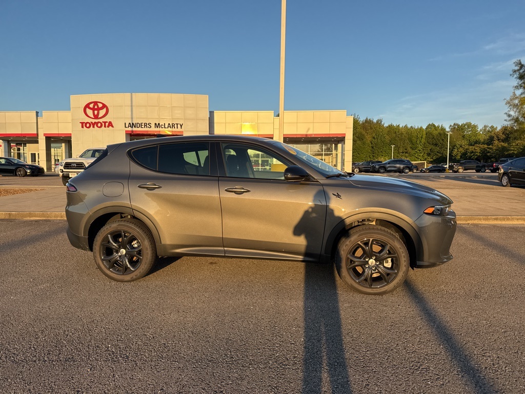 2024 Dodge Hornet GT photo 2