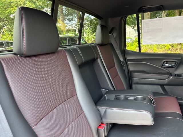 2025 Honda Ridgeline Black Edition photo 21