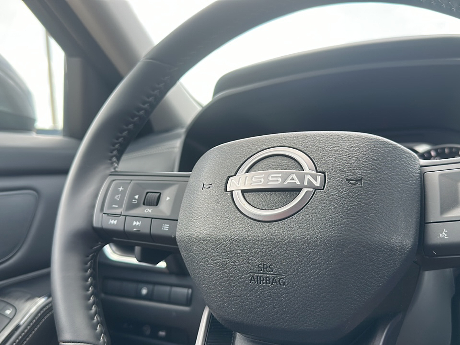 Certified Used 2025 Gun Metallic Nissan SV FWD image 30