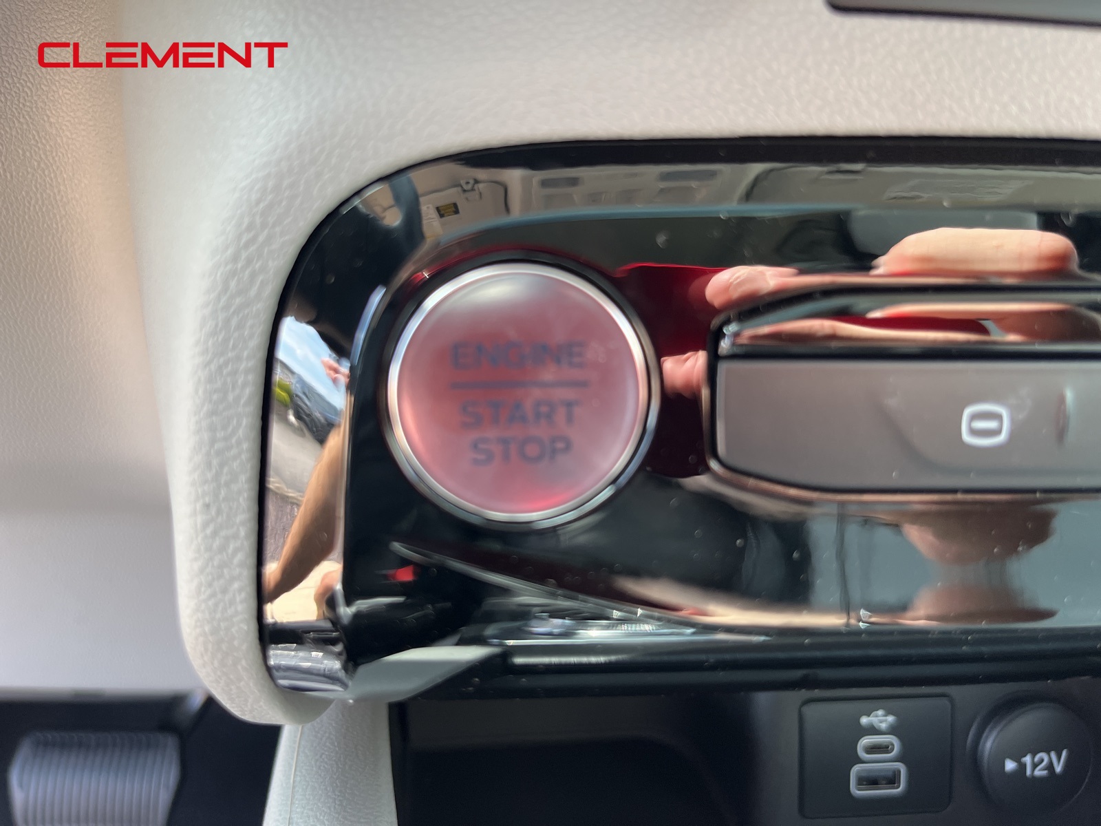 2025 Ford Escape Plug-In Hybrid photo 10
