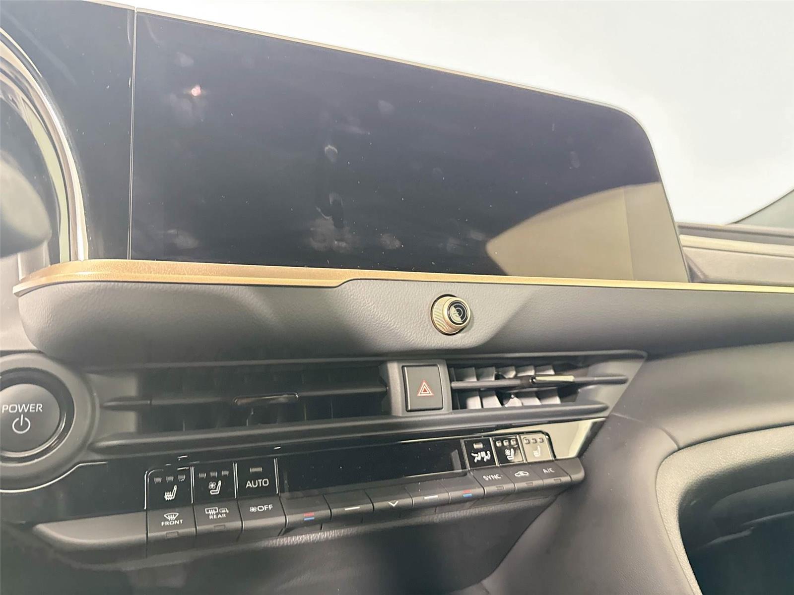 2025 Toyota Crown XLE photo 10