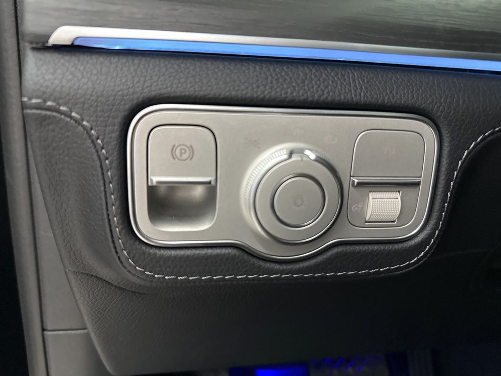 2026 Mercedes Benz GLE 450 4MATIC photo 14