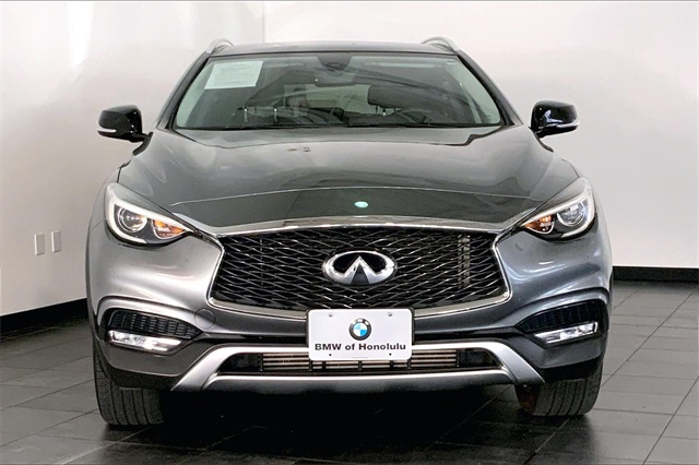 2018 Infiniti QX30 Premium photo 3