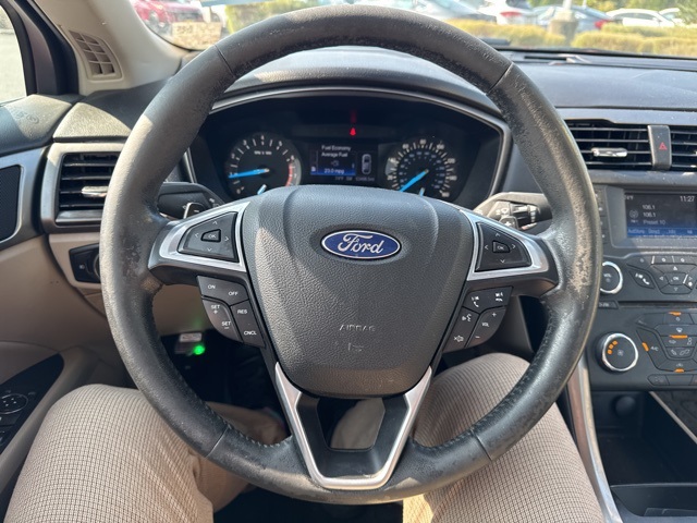 2017 Ford Fusion SE photo 10