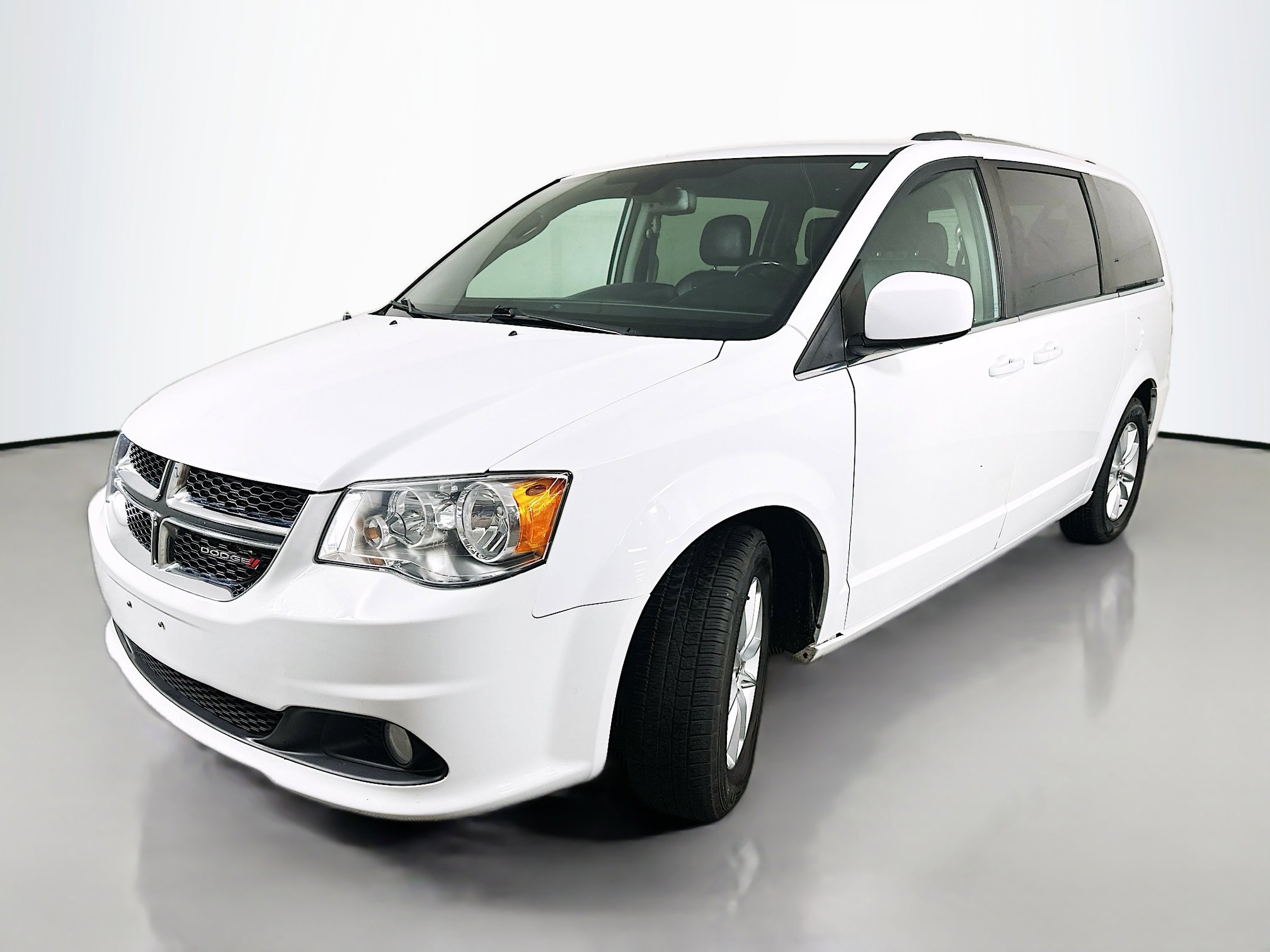 2020 Dodge Grand Caravan SXT photo 3