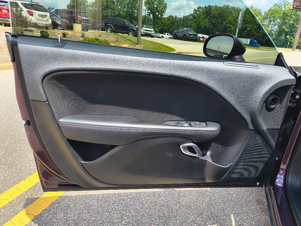 2022 Dodge Challenger SXT photo 12