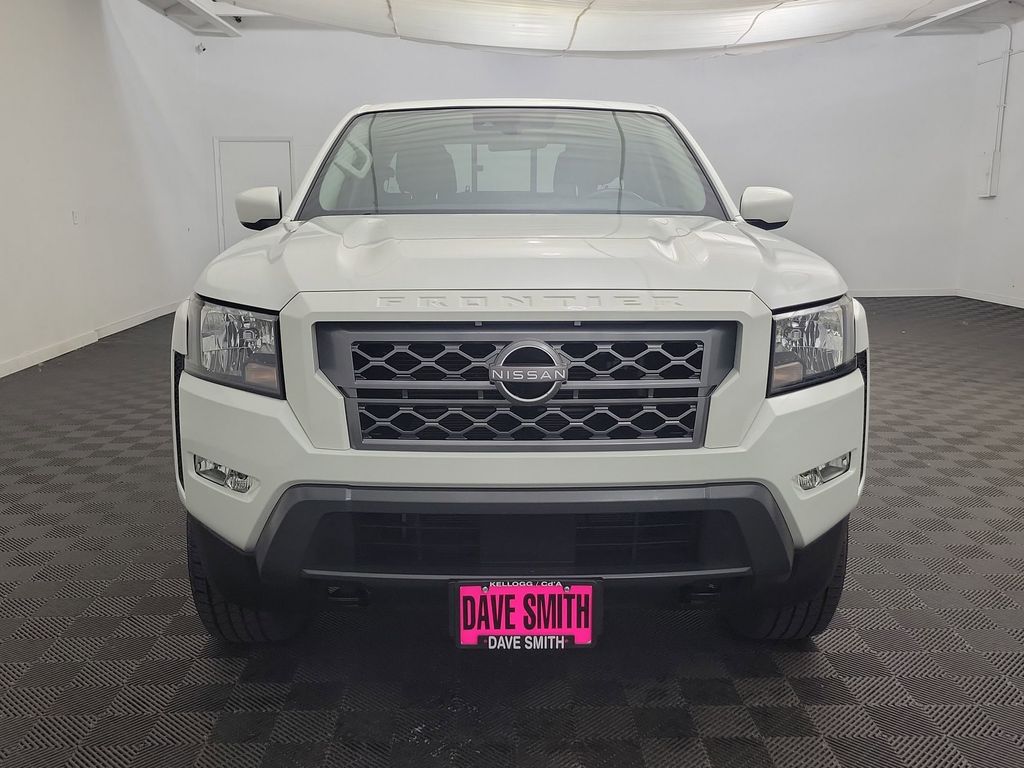 2022 Nissan Frontier SV photo 5