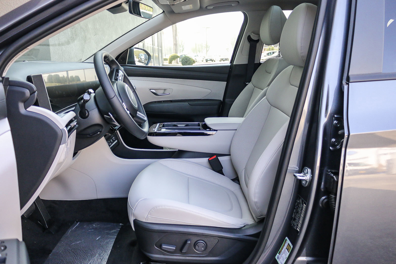 New 2025 Titan Gray Hyundai SEL Convenience image 21