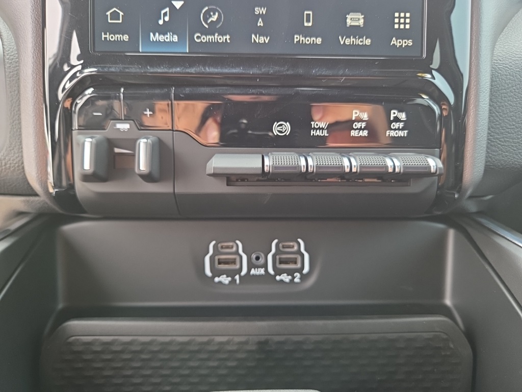 2024 Ram 2500 Laramie photo 16