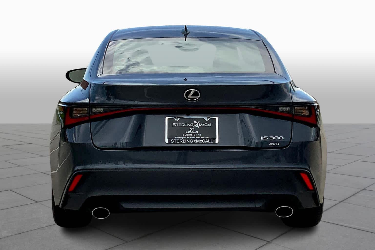 2021 Lexus IS 300 photo 4