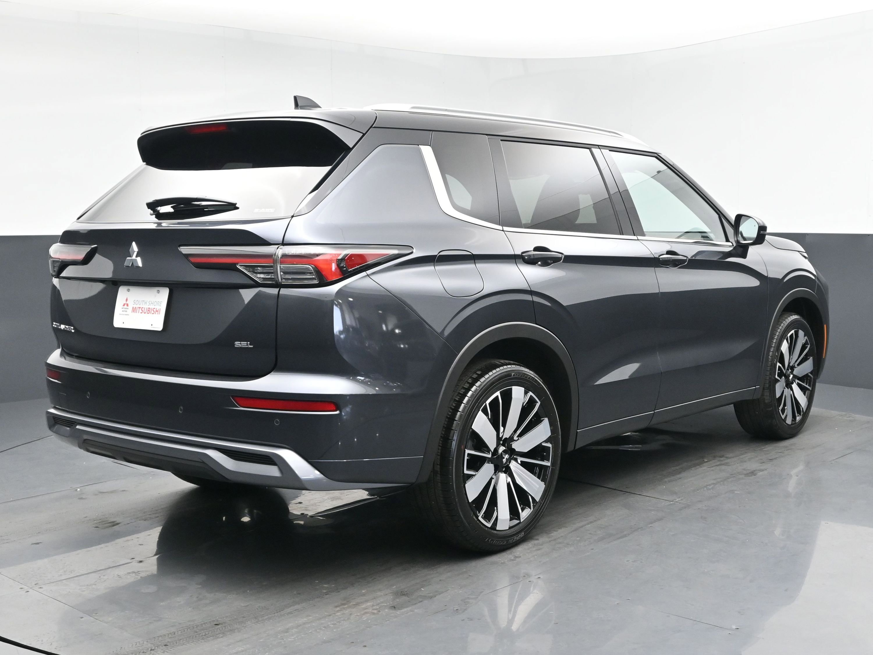 2025 Mitsubishi Outlander SEL photo 22
