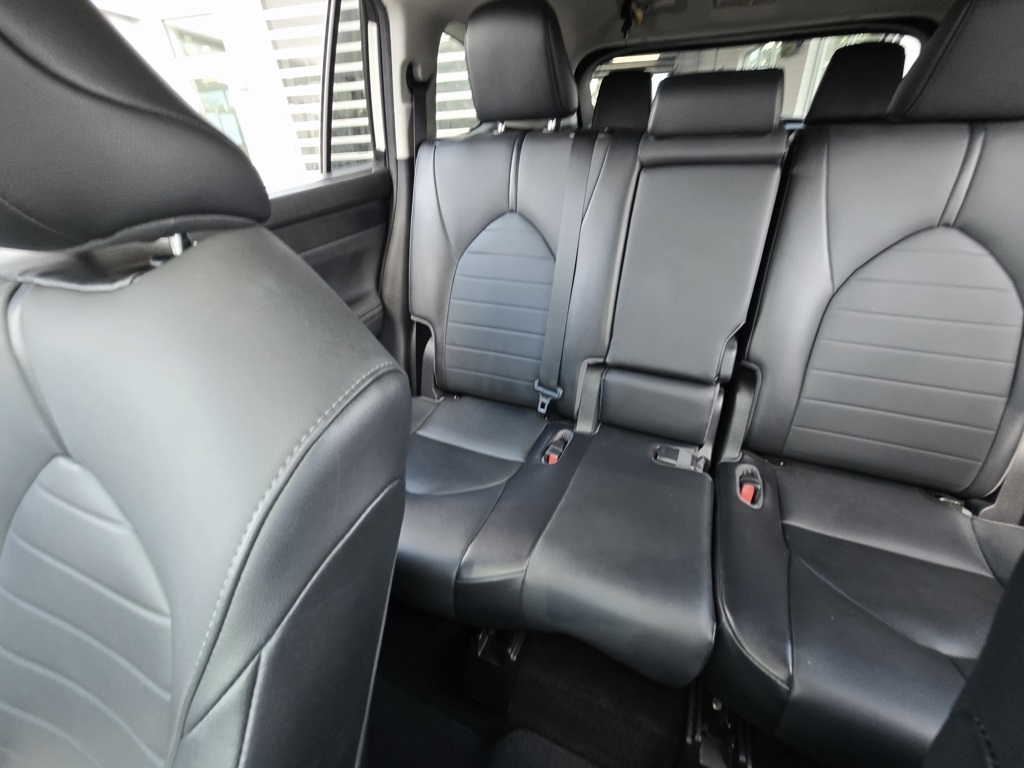 2021 Toyota Highlander XLE photo 29