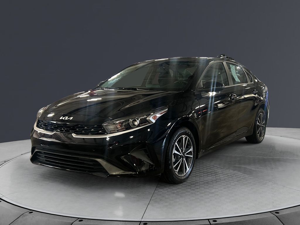 2024 Kia Forte LXS photo 2