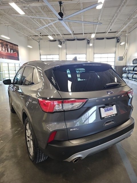2022 Ford Escape SEL photo 3
