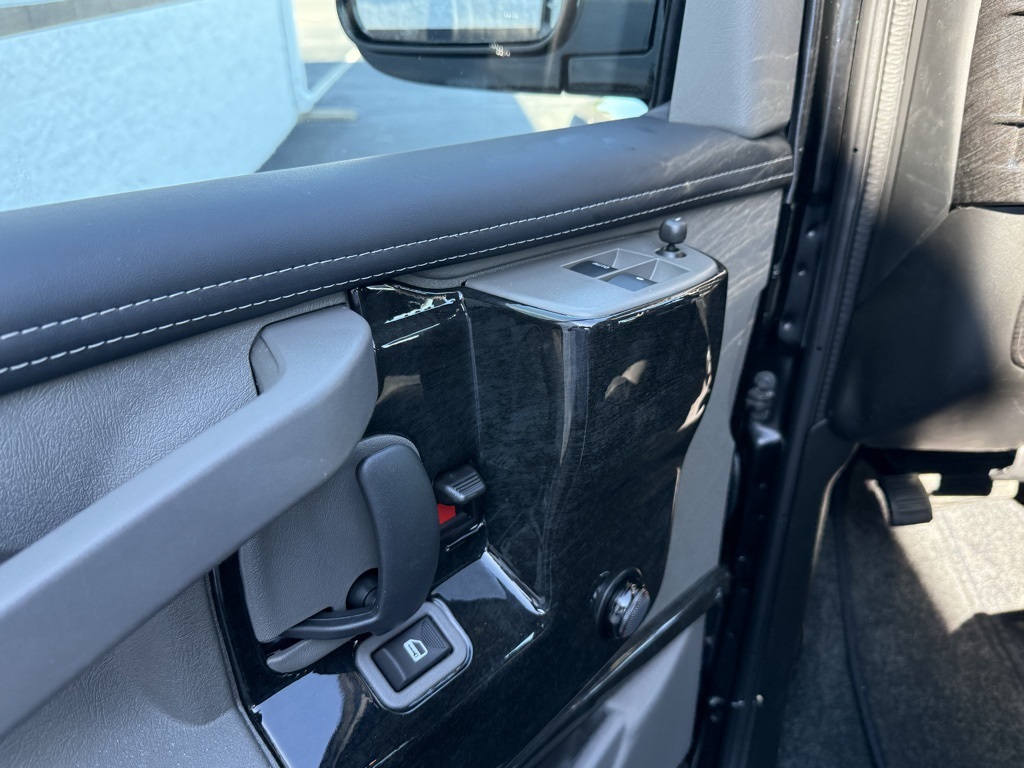 2025 Gmc Savana photo 16