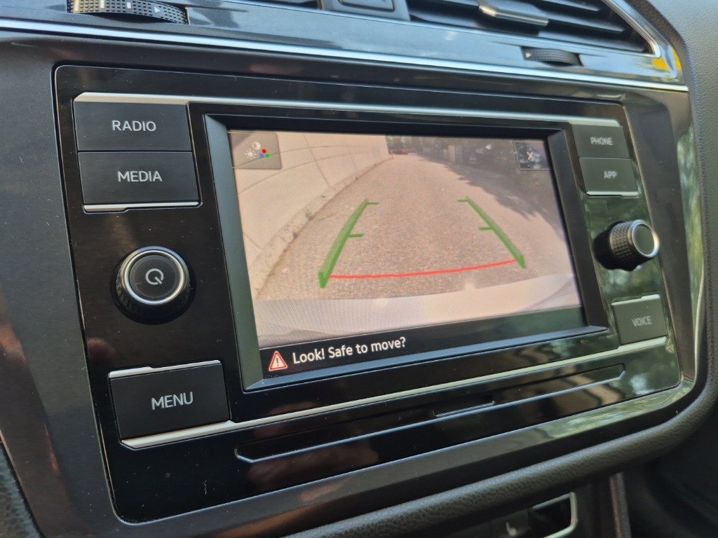 2022 Volkswagen Tiguan S photo 25