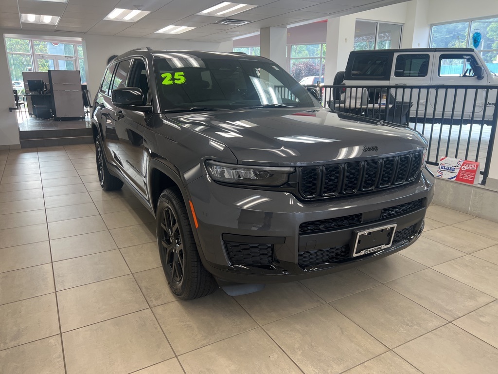 2025 Jeep Grand Cherokee Altitude X photo 4