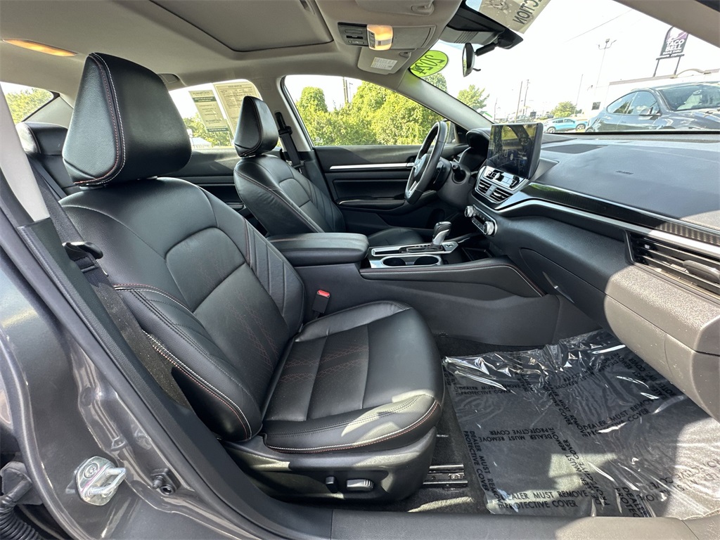 2024 Nissan Altima 2.5 SR photo 25