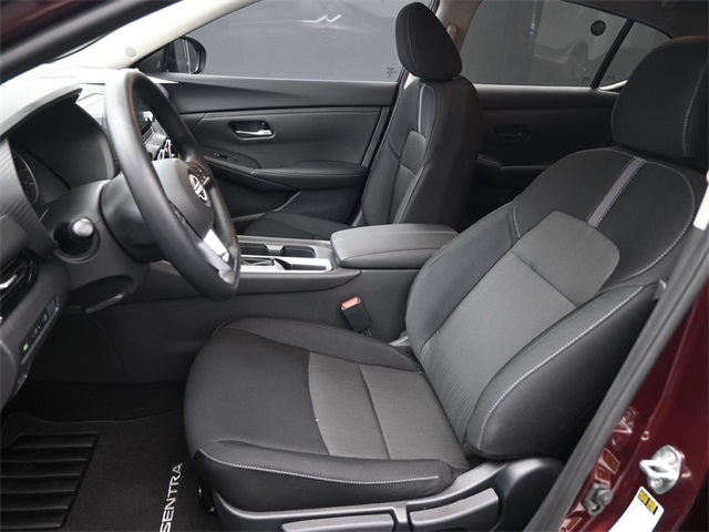 2025 Nissan Sentra SV photo 2