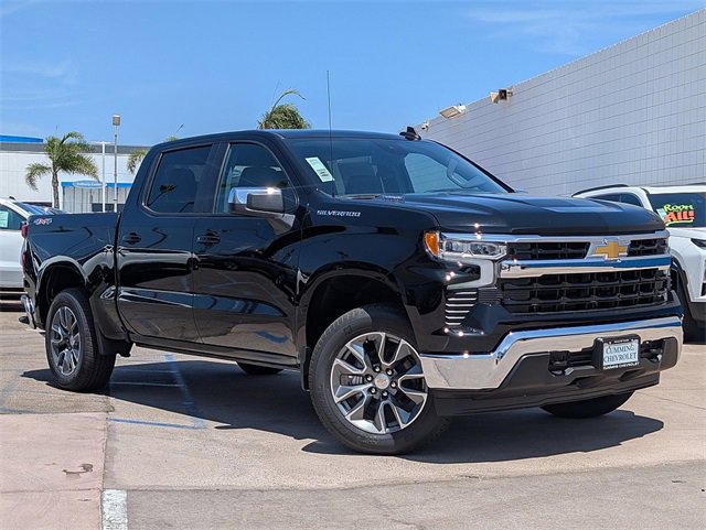 2025 Chevrolet Silverado 1500 LT photo 2