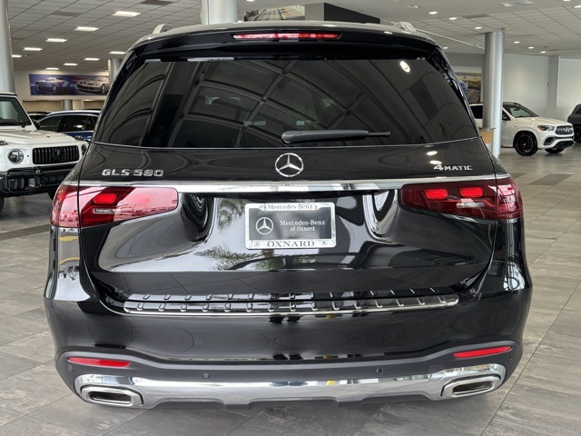 2026 Mercedes Benz GLS 580 4MATIC photo 3