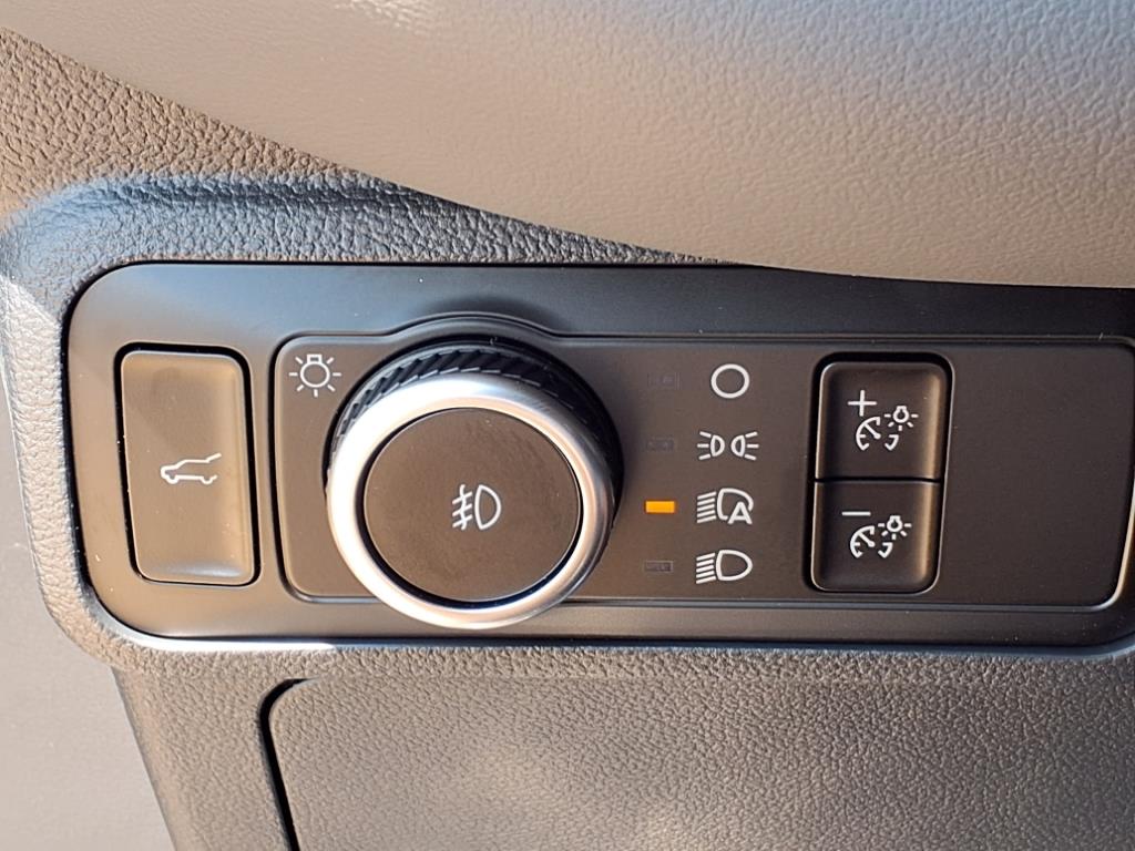 2025 Ford Explorer photo 20
