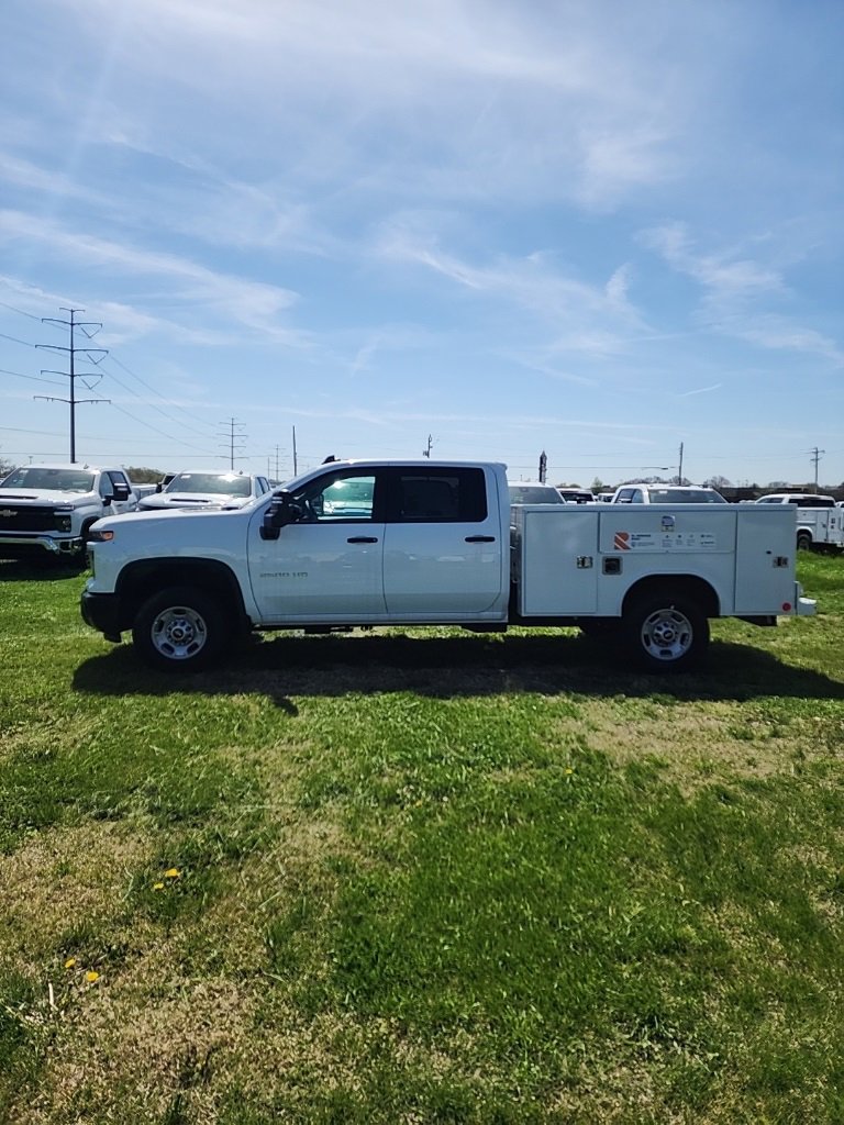 2024 Chevrolet Silverado 2500HD photo 3