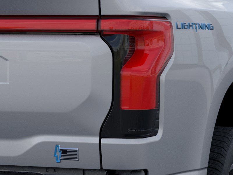 2025 Ford F-150 Lightning Lariat photo 21