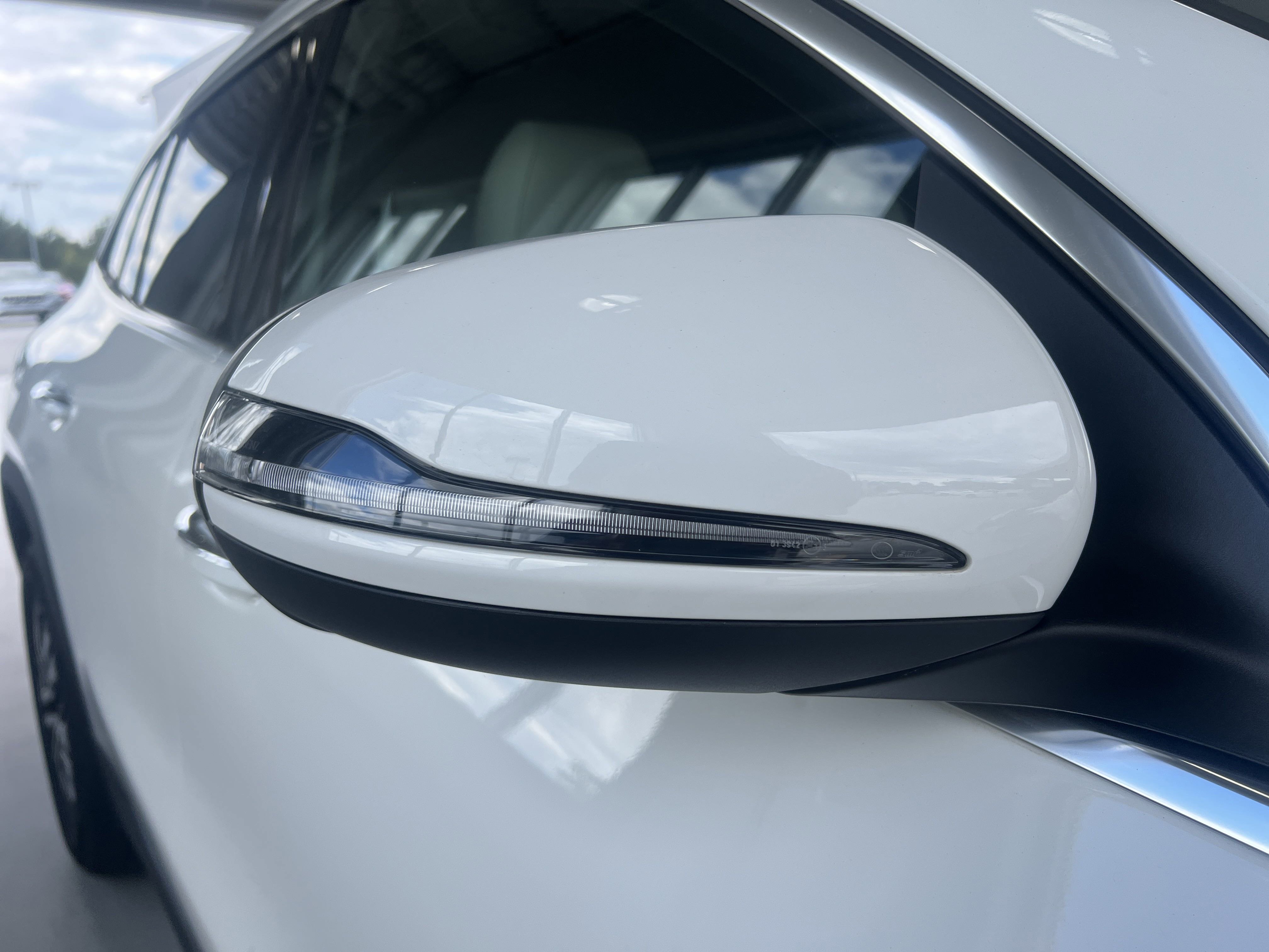 2025 Mercedes Benz GLA 250 photo 4