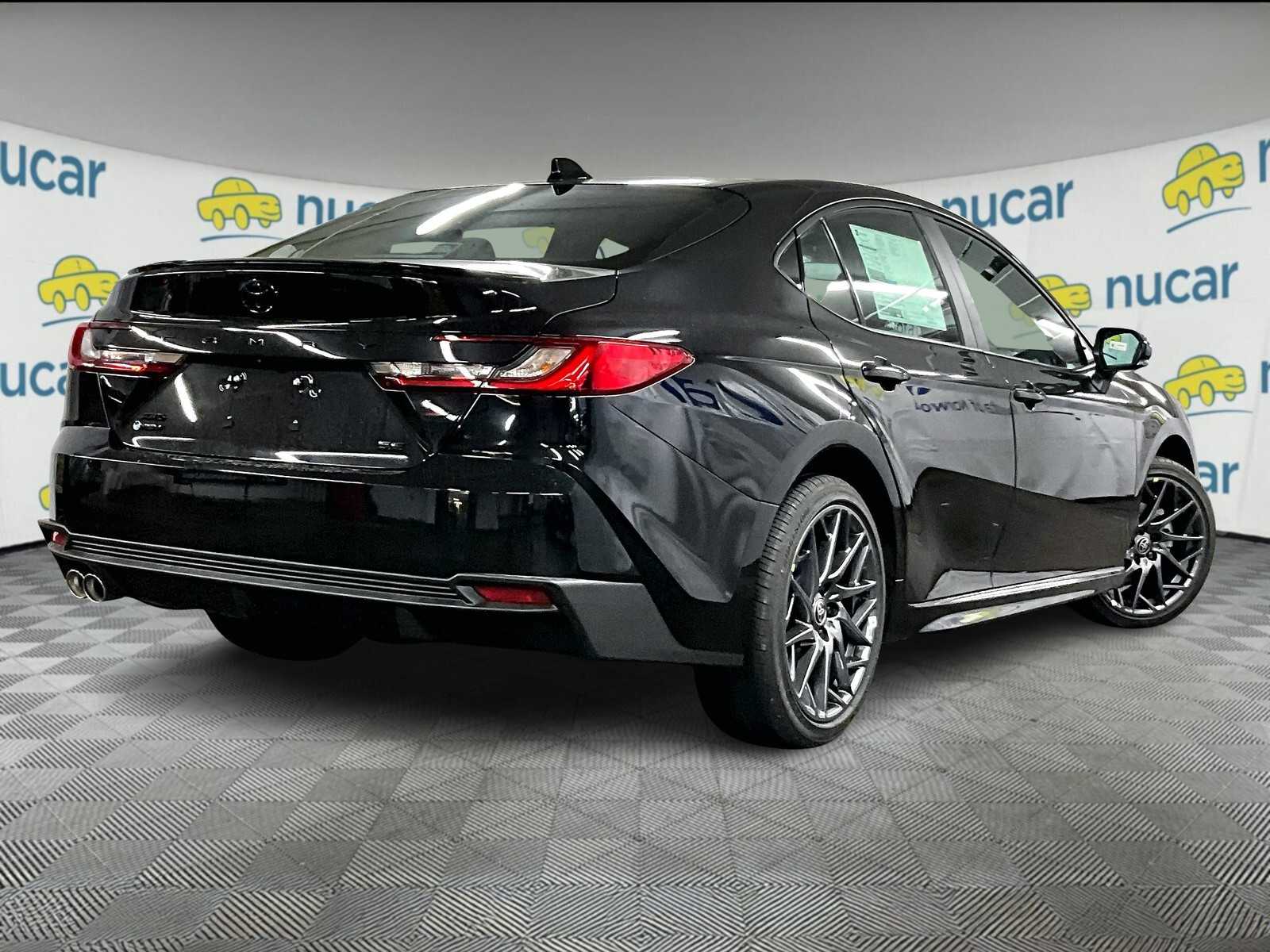 2025 Toyota Camry SE photo 6