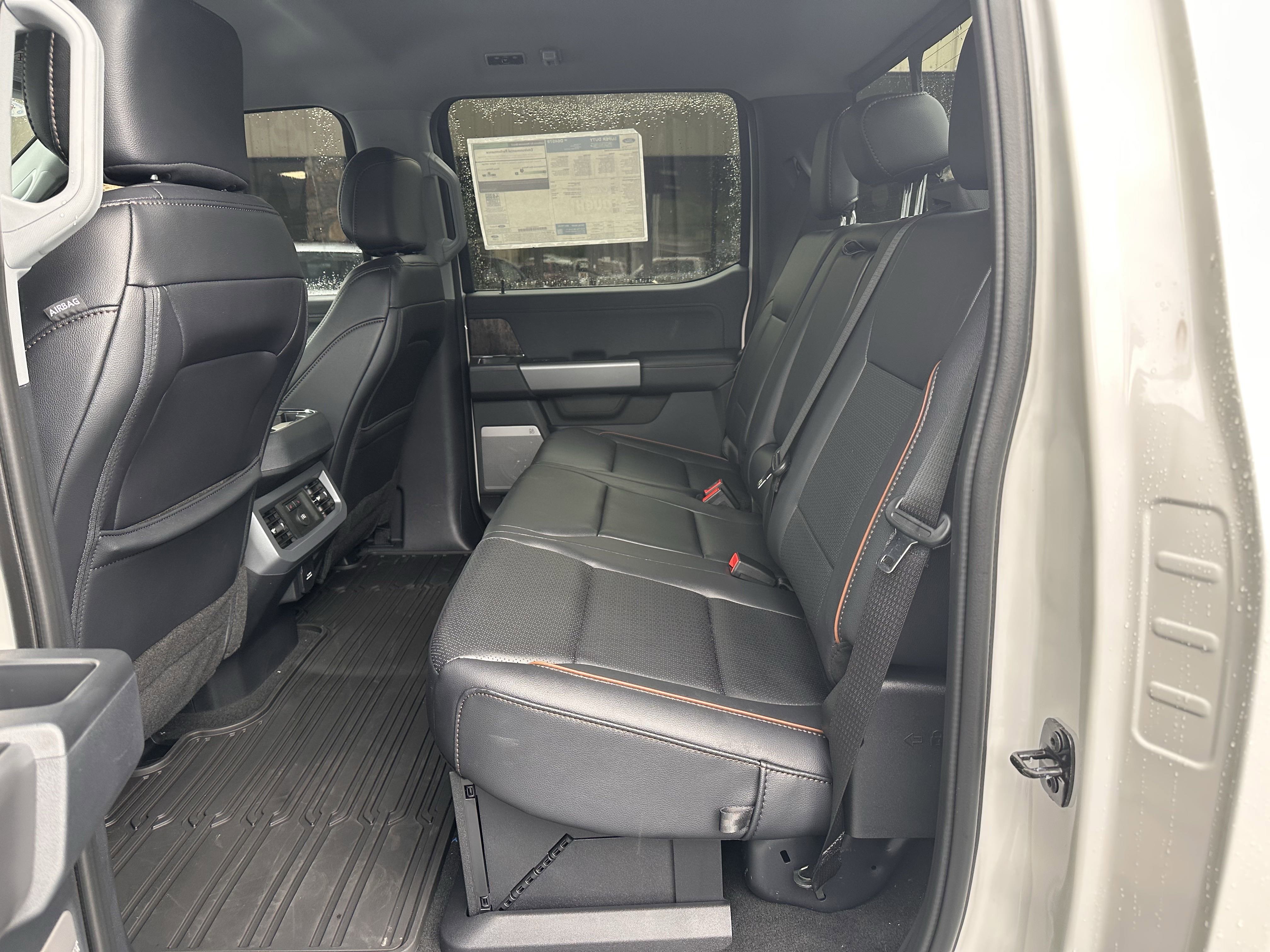 2025 Ford F-250 Lariat photo 3