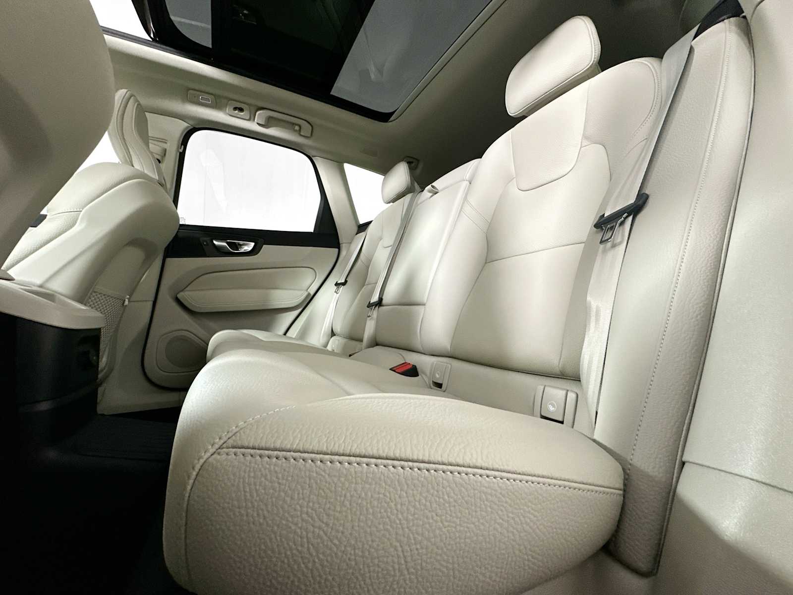 2025 Volvo XC60 T8 Plus photo 20