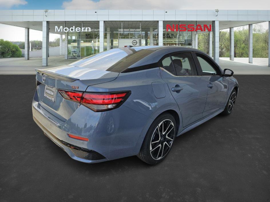2025 Nissan Sentra SR photo 4