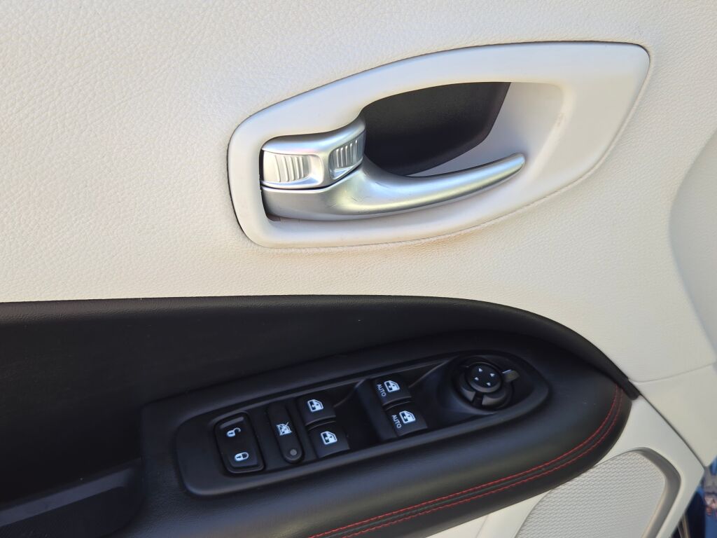 2018 Jeep Compass Limited photo 12