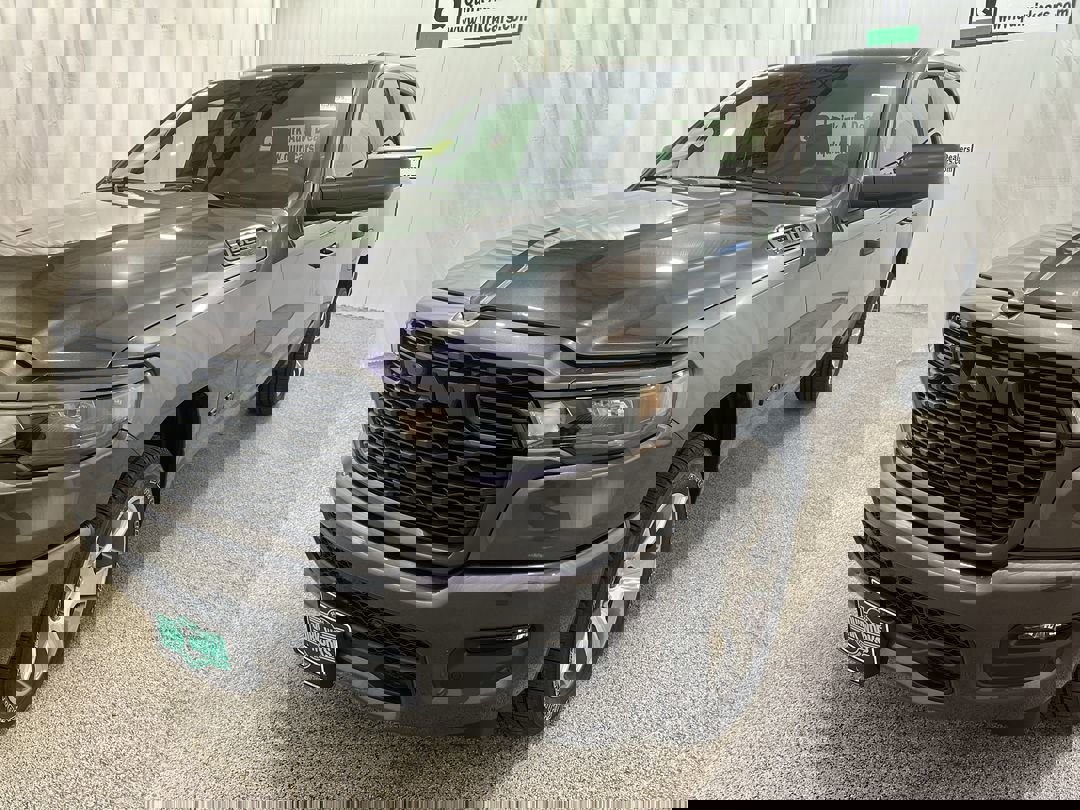 2025 Ram 1500 Tradesman photo 3