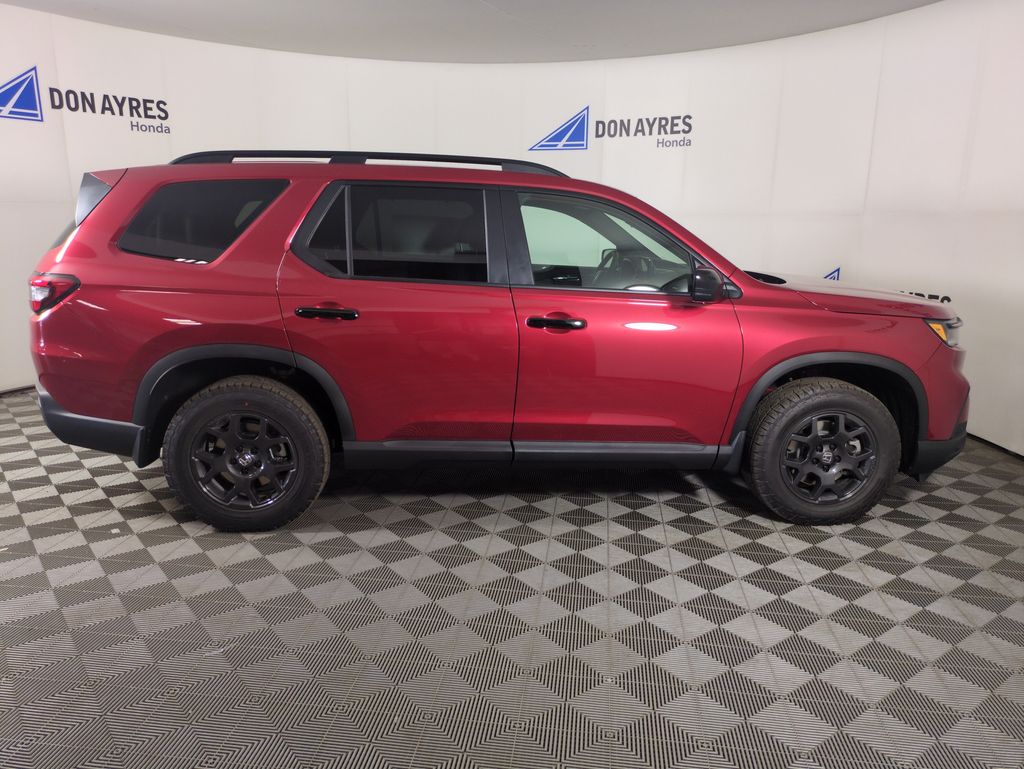 2025 Honda Pilot TrailSport photo 6