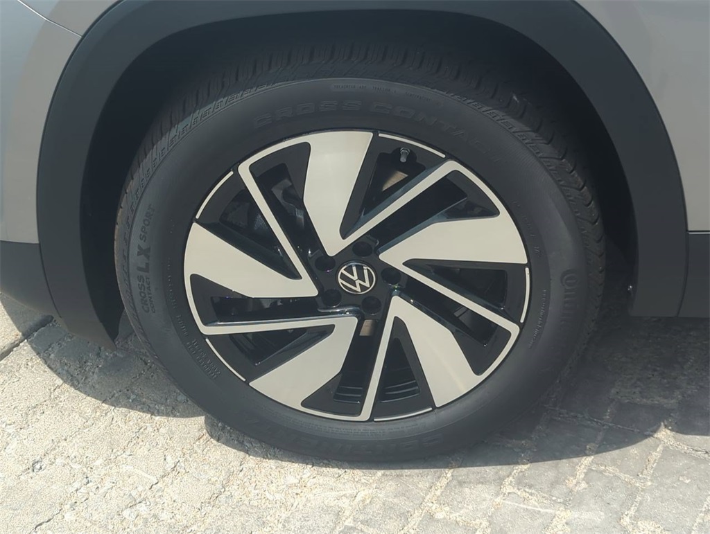 2025 Volkswagen Atlas SEL photo 28