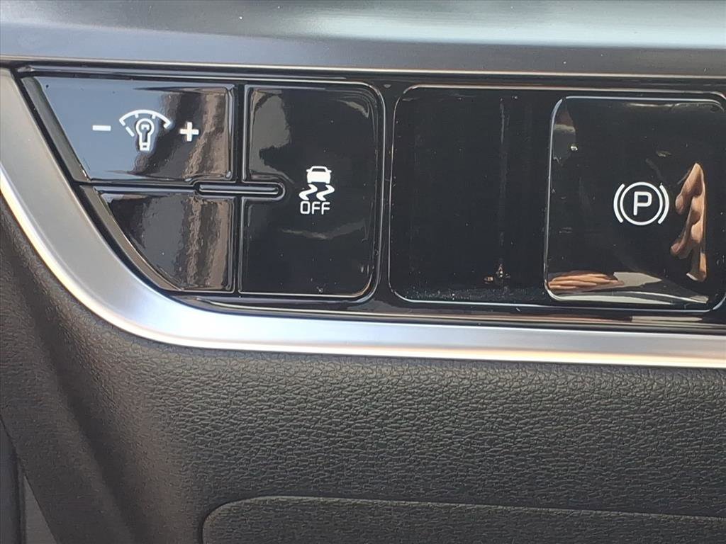 2025 Kia Sportage EX photo 17
