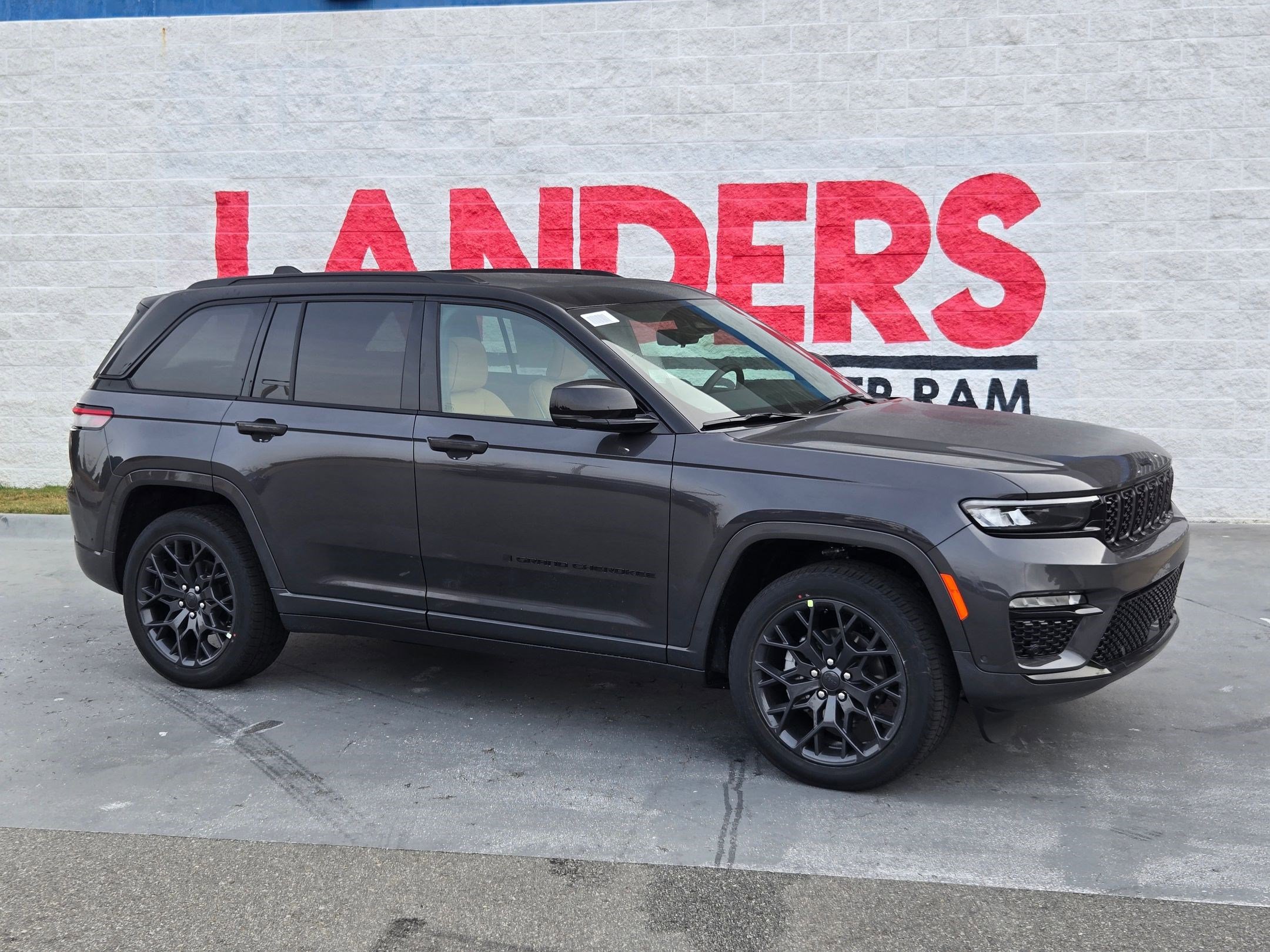 2025 Jeep Grand Cherokee Summit Reserve's photo